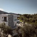 Aretia Villa, Design & Nature Escape With Pool, By Thinkvilla Feriehus *
