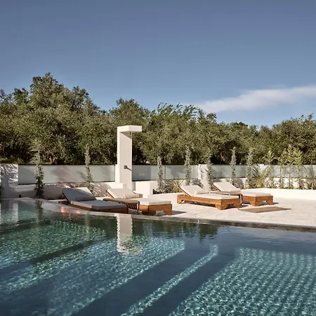 Aretia Villa, Design & Nature Escape With Pool, By Thinkvilla בית נופש