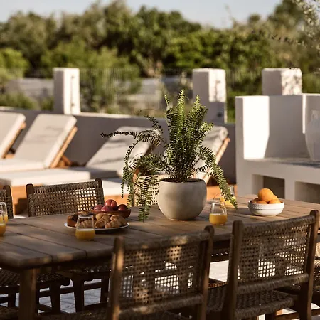 Aretia Villa, Design & Nature Escape With Pool, By Thinkvilla Holiday home