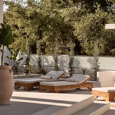 Aretia Villa, Design & Nature Escape With Pool, By Thinkvilla Дом отдыха