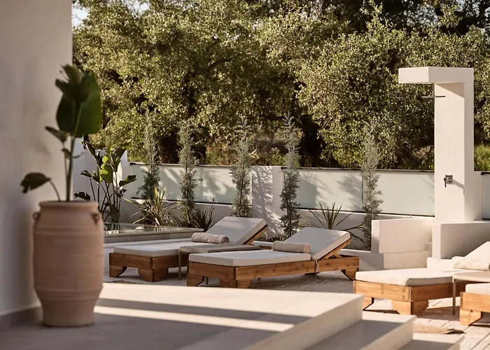 Aretia Villa, Design & Nature Escape With Pool, By Thinkvilla 펜션